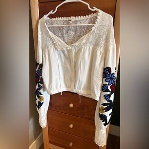 Free People white cropped blouse with lace and floral embroidery